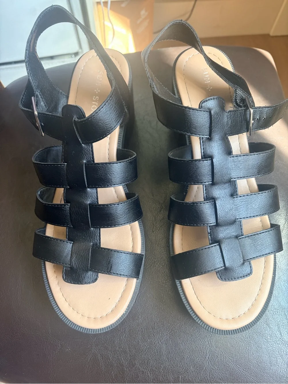 Aun Stone Black Strappy Women's Sandals - size 11